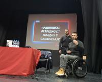 Едукација чукаричких матураната о безбедности у саобраћају: „Сачувајмо нашу децу“